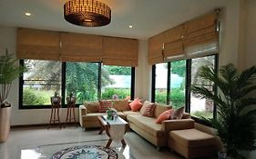 Qg Resort